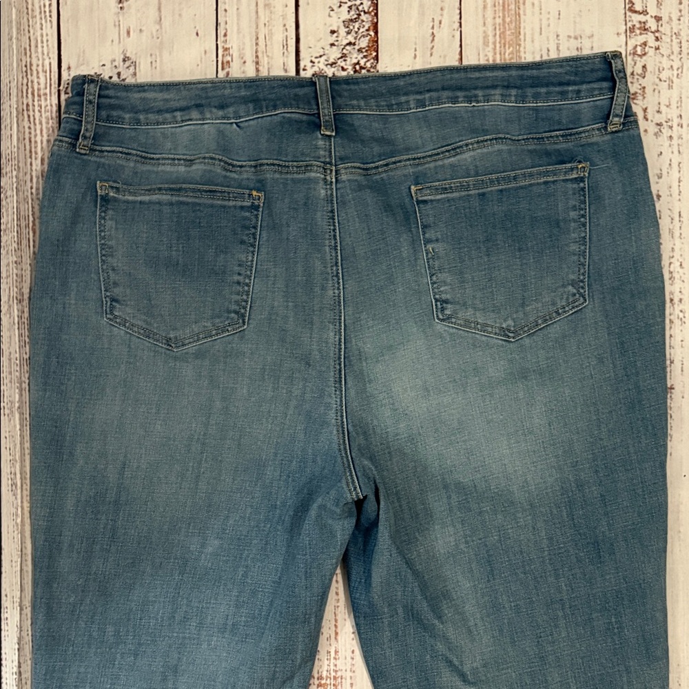 Chico's So Slimming Girlfriend Slim Leg Ankle Jeans with Gold Sequin 1X - Picture 4 of 14